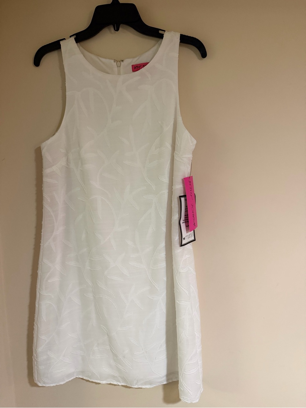 Betsey Johnson Sleeveless White Textured Shift Dress